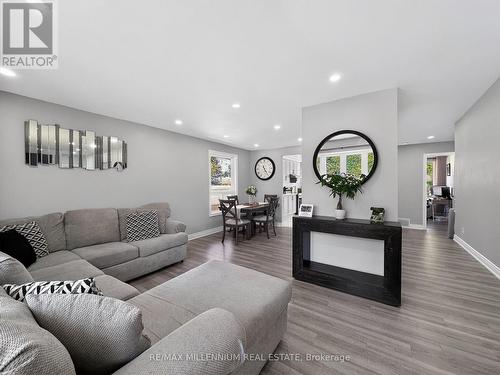 19 Cardwell Street, Orangeville, ON - Indoor Photo Showing Living Room