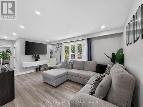 19 Cardwell Street, Orangeville, ON - Indoor Photo Showing Living Room