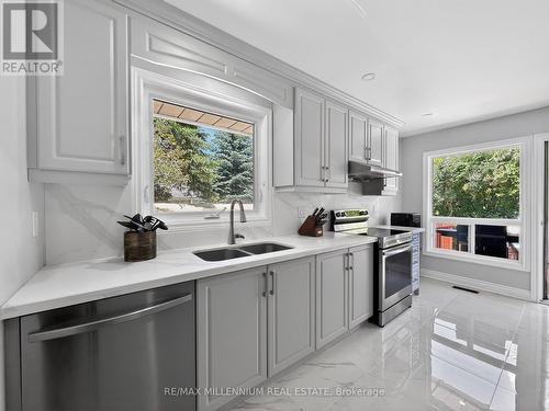19 Cardwell Street, Orangeville, ON - Indoor Photo Showing Kitchen With Double Sink