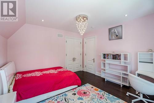 35 Burnelm Drive, Toronto, ON - Indoor Photo Showing Bedroom