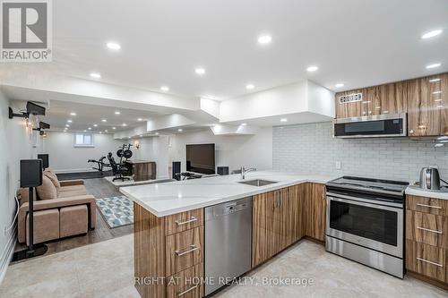 35 Burnelm Drive, Toronto, ON - Indoor Photo Showing Kitchen With Upgraded Kitchen