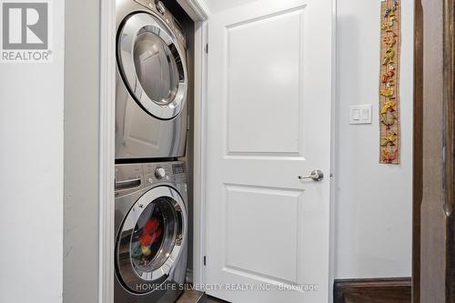 3085 Mistletoe Gardens, Oakville, ON - Indoor Photo Showing Laundry Room