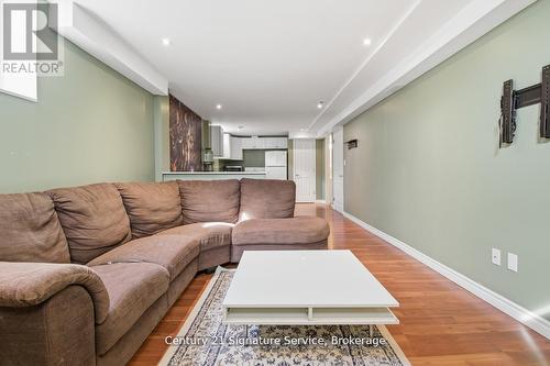 654 Brian Street, Fort Erie, ON - Indoor Photo Showing Living Room