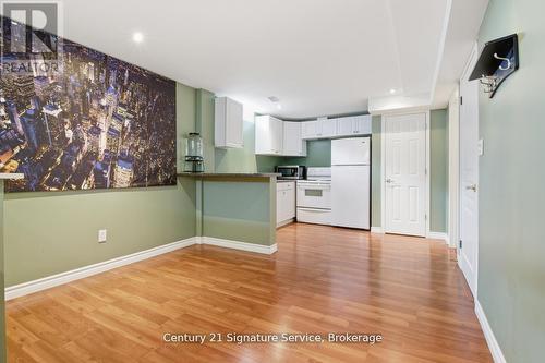 654 Brian Street, Fort Erie, ON - Indoor Photo Showing Kitchen