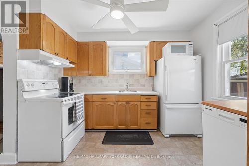 27 St Paul Street, Kawartha Lakes, ON - Indoor Photo Showing Kitchen