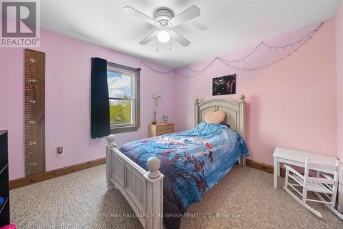 27 St Paul Street, Kawartha Lakes, ON - Indoor Photo Showing Bedroom