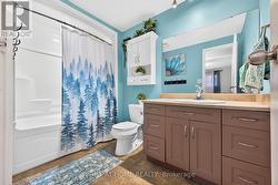Upstairs 4-piece Bath - 