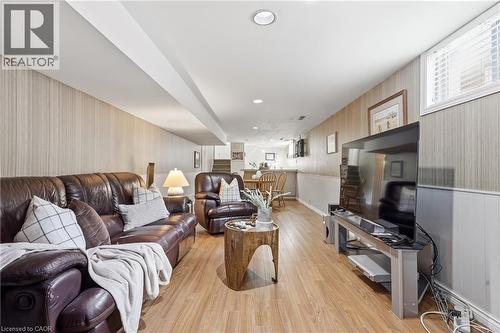 56 Renwick Avenue, Cambridge, ON - Indoor Photo Showing Living Room