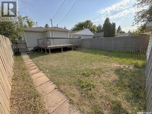 938 Iroquois Street W, Moose Jaw, SK - Outdoor