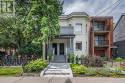 4 - 56 WRIGHT AVENUE Toronto, ON M6R 1K8