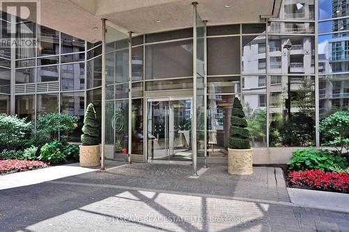 2110 - 3880 Duke Of York Boulevard, Mississauga, ON - Outdoor