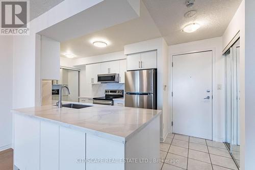 2110 - 3880 Duke Of York Boulevard, Mississauga, ON - Indoor Photo Showing Kitchen With Upgraded Kitchen