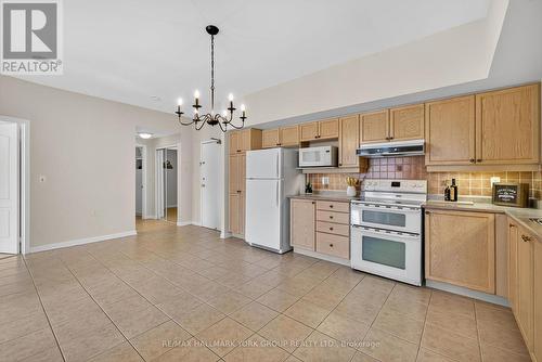 509 - 2500 Rutherford Road, Vaughan, ON - Indoor Photo Showing Kitchen