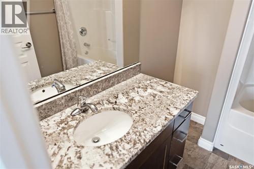 205 3702 Haughton Road, Regina, SK - Indoor Photo Showing Bathroom