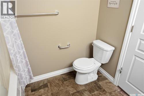 205 3702 Haughton Road, Regina, SK - Indoor Photo Showing Bathroom