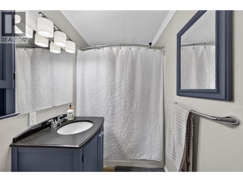 1128 118 Avenue, Dawson Creek, BC - Indoor Photo Showing Bathroom
