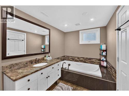 1128 118 Avenue, Dawson Creek, BC - Indoor Photo Showing Bathroom