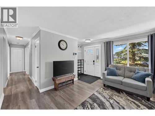 1128 118 Avenue, Dawson Creek, BC - Indoor Photo Showing Living Room