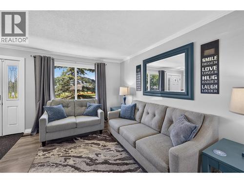 1128 118 Avenue, Dawson Creek, BC - Indoor Photo Showing Living Room
