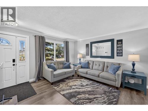 1128 118 Avenue, Dawson Creek, BC - Indoor Photo Showing Living Room