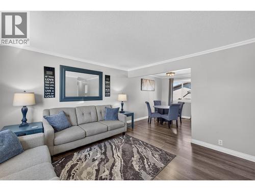 1128 118 Avenue, Dawson Creek, BC - Indoor Photo Showing Living Room