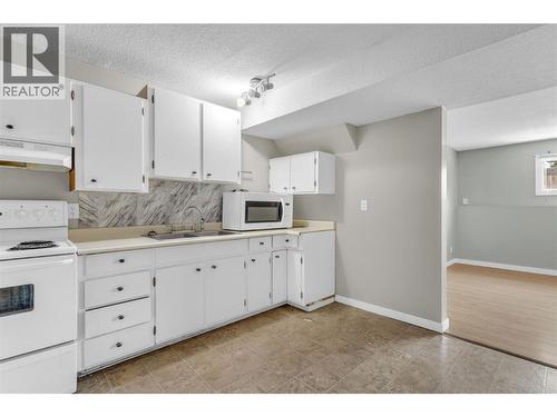 240 Petch Road, Kelowna, BC - Indoor Photo Showing Kitchen