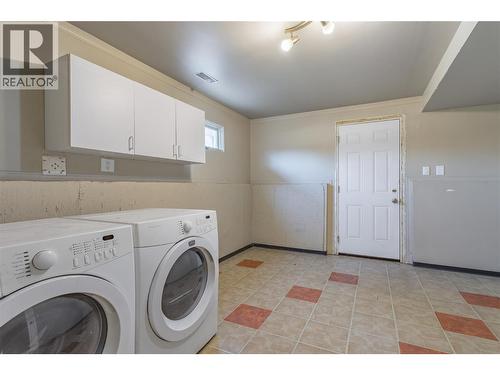 240 Petch Road, Kelowna, BC - Indoor Photo Showing Laundry Room
