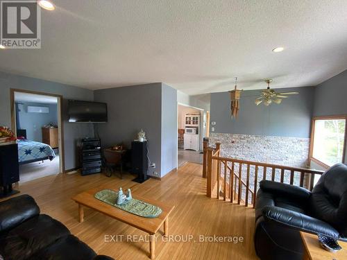 87 Bernard Long Road, Quinte West (Sidney Ward), ON - Indoor Photo Showing Living Room