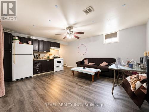 146 Pine Street N, Timmins (Tne - Hill District), ON - Indoor Photo Showing Kitchen