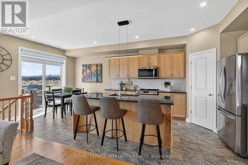 724 Parade Drive, Ottawa, ON - Indoor Photo Showing Kitchen With Stainless Steel Kitchen