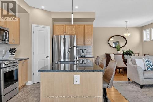 724 Parade Drive, Ottawa, ON - Indoor Photo Showing Kitchen With Stainless Steel Kitchen With Upgraded Kitchen