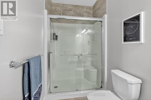 724 Parade Drive, Ottawa, ON - Indoor Photo Showing Bathroom