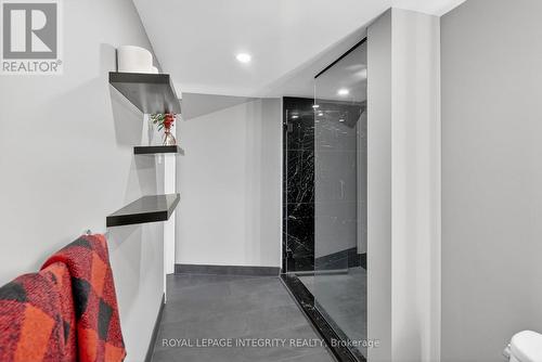 724 Parade Drive, Ottawa, ON - Indoor