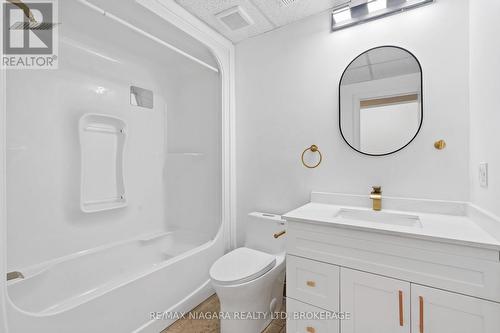 46A Pelham Road, St. Catharines (Western Hill), ON - Indoor Photo Showing Bathroom