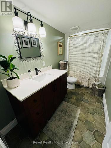541 Donald Street, Mattawa, ON - Indoor Photo Showing Bathroom