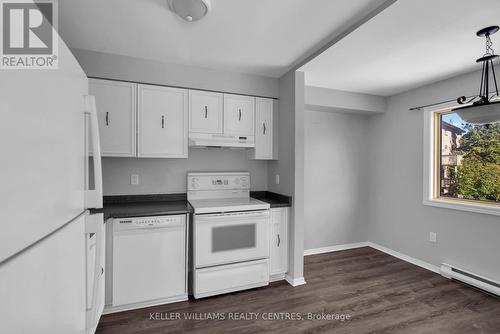 2 - 22 Meadow Lane, Barrie, ON - Indoor Photo Showing Kitchen