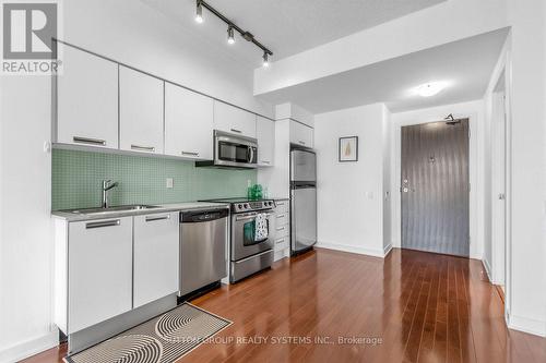 1406 - 33 Charles Street E, Toronto, ON - Indoor Photo Showing Kitchen