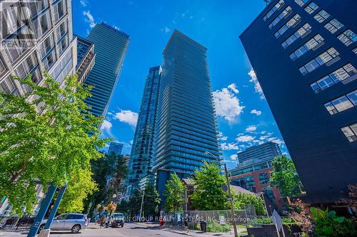 1406 - 33 Charles Street E, Toronto, ON - Outdoor