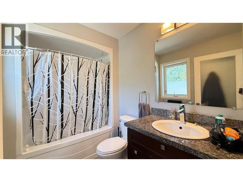 2410 Perrier Lane Unit# A, Nelson, BC - Indoor Photo Showing Bathroom