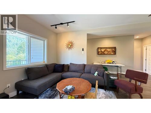 2410 Perrier Lane Unit# A, Nelson, BC - Indoor Photo Showing Living Room