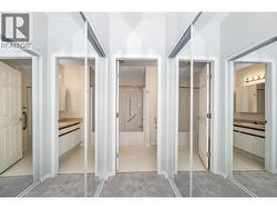 Master bedroom mirrored closet on both side - 