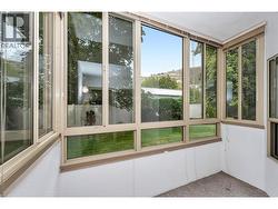 enclosed patio - 