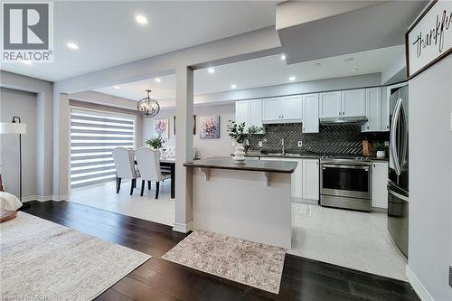 26 Magnificent Way, Binbrook, ON - Indoor Photo Showing Kitchen With Upgraded Kitchen