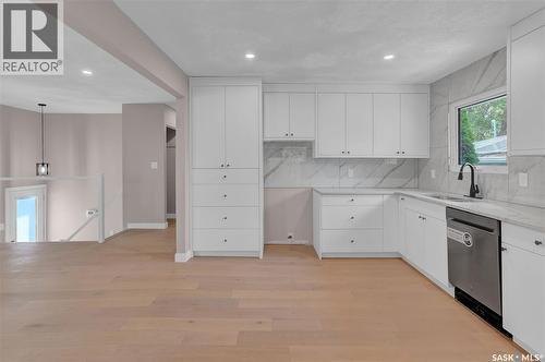 1426 Southam Street, Regina, SK - Indoor Photo Showing Kitchen