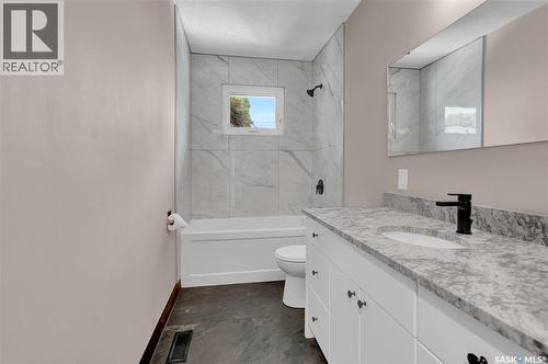 1426 Southam Street, Regina, SK - Indoor Photo Showing Bathroom