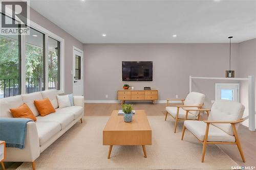 1426 Southam Street, Regina, SK - Indoor Photo Showing Living Room