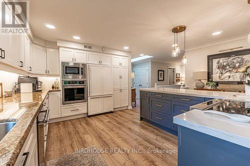 5 Sailing Club Drive, Kawartha Lakes (Bobcaygeon), ON - Indoor Photo Showing Kitchen With Upgraded Kitchen