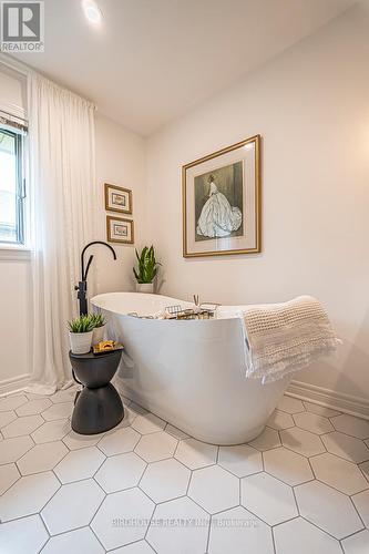 5 Sailing Club Drive, Kawartha Lakes (Bobcaygeon), ON - Indoor Photo Showing Bathroom