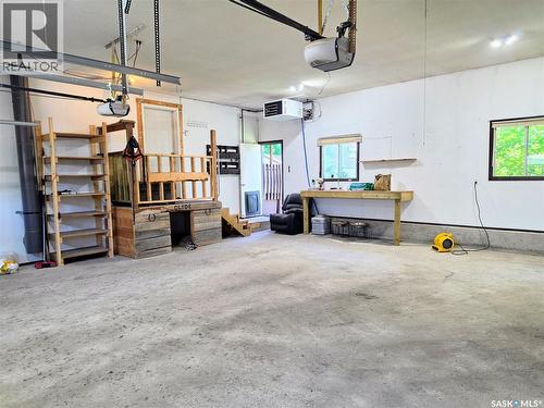 508 Mayer Street, Bruno, SK - Indoor Photo Showing Garage