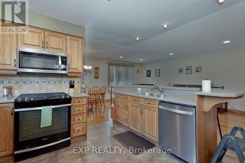 225 Minnie Street, Thames Centre (Dorchester), ON - Indoor Photo Showing Kitchen